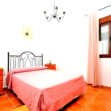 Appartement Con Piscina Compartida Y Jardin Privado