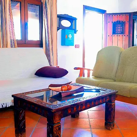Con Piscina Compartida Y Jardin Privado *